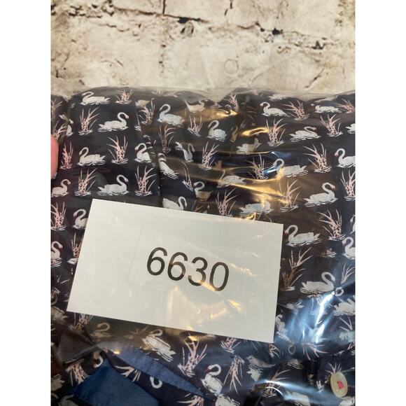 Talbots Top Womens 16 Swan Print Button Up Navy Blue Cotton Plus Contrast Cuff - Picture 10 of 13